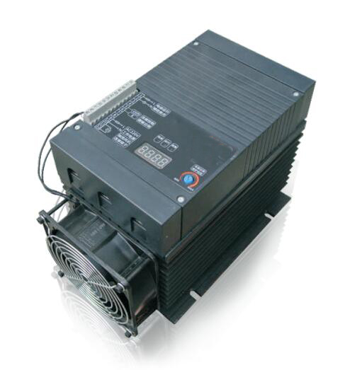 SHD-TK/TK1系列电容器快速投切开关的模块采用高速CPU测控,高隔离的光电耦合器触发,具有多重保护方案(电流保护和温度保护)及快速投切技术,保证触发模块控制可控硅为电压过零点接通,电流过零点断开,不产生合闸涌流。 技术参数 1、工作环境条件 环境温度:-40-80